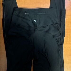 Lululemon Black Leggings w/ Pocket in Back! Size 4